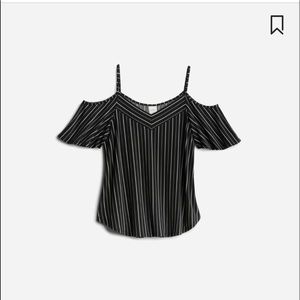 NWT Kaileigh Cold Shoulder V-Neck Top Size Large